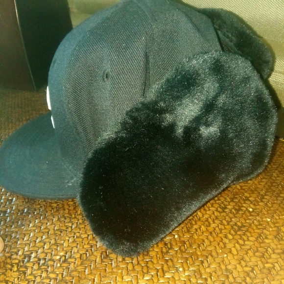 Hat - Picture 3 of 5